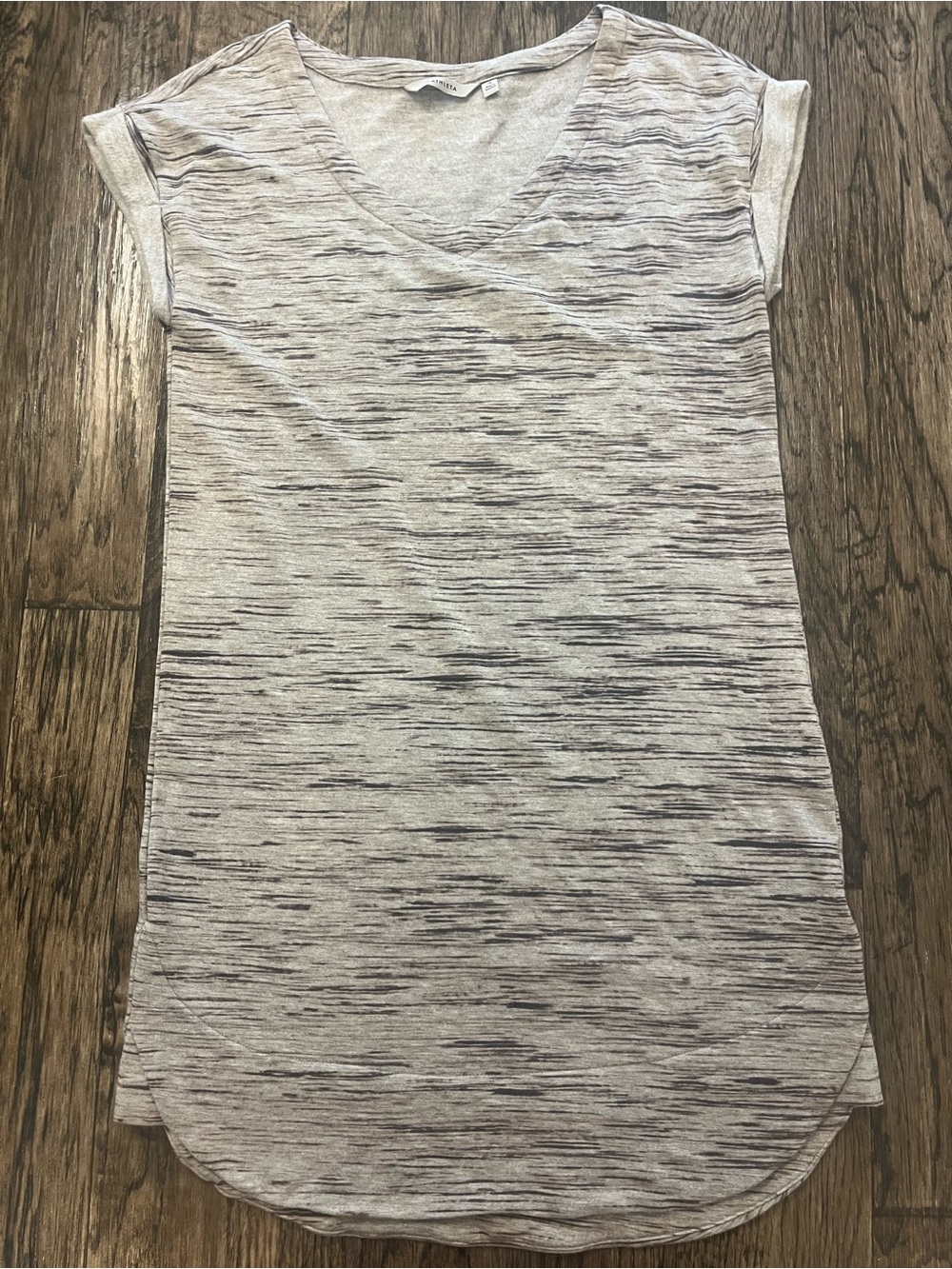 Athleta Heathered Light Gray V-Neck Short Sleeve Tunic
